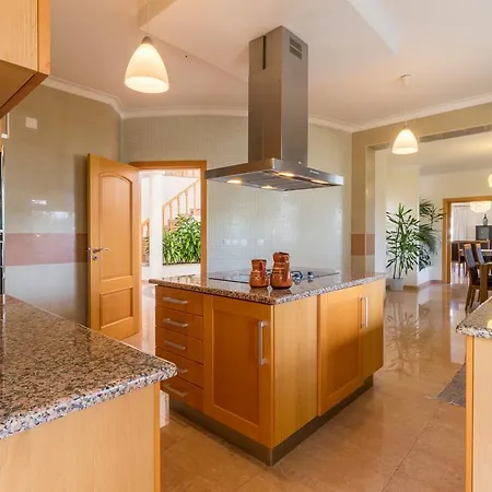 V5 Villa *